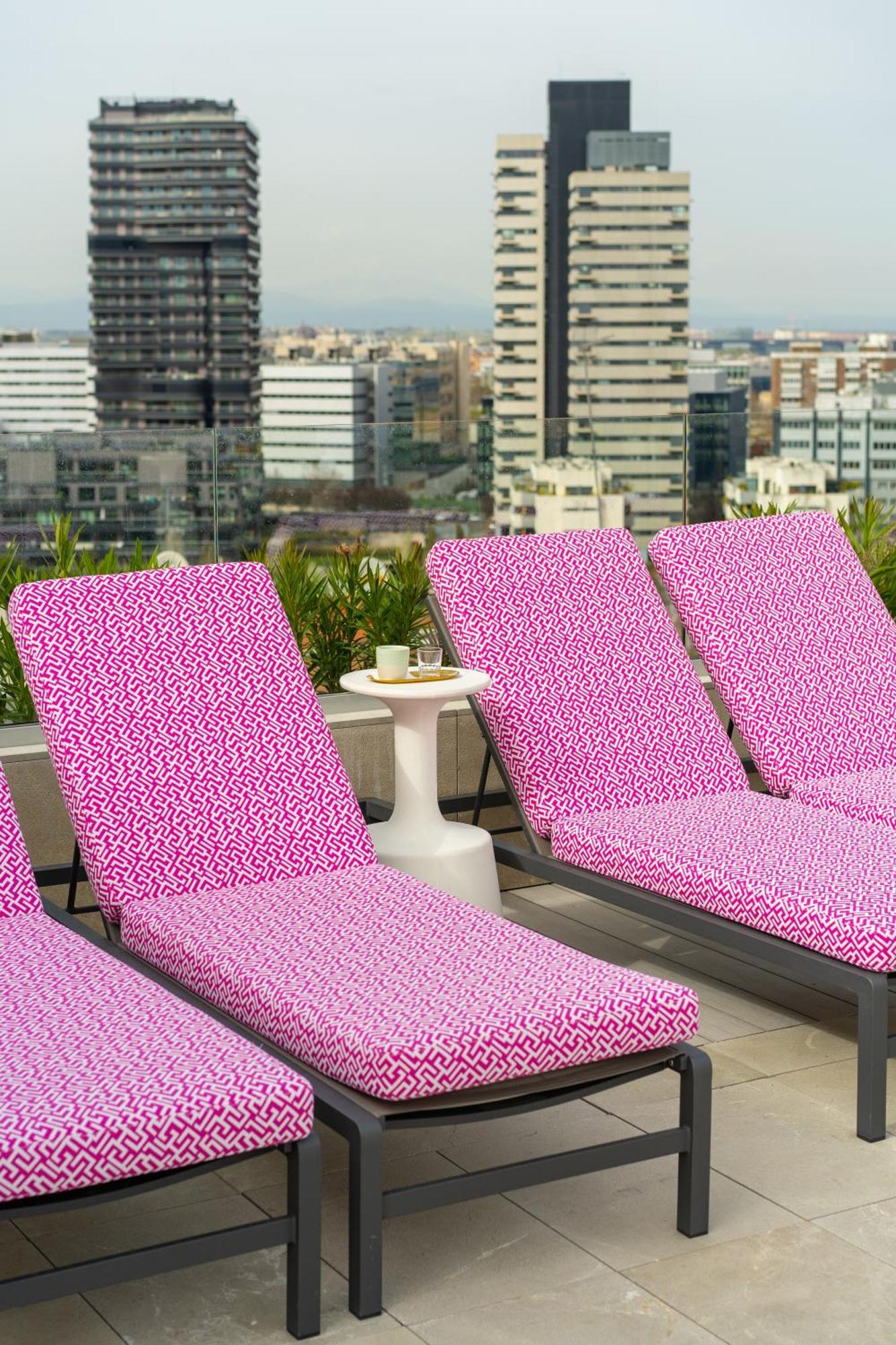 Hotel Pinar Plaza Madrid Exteriör bild