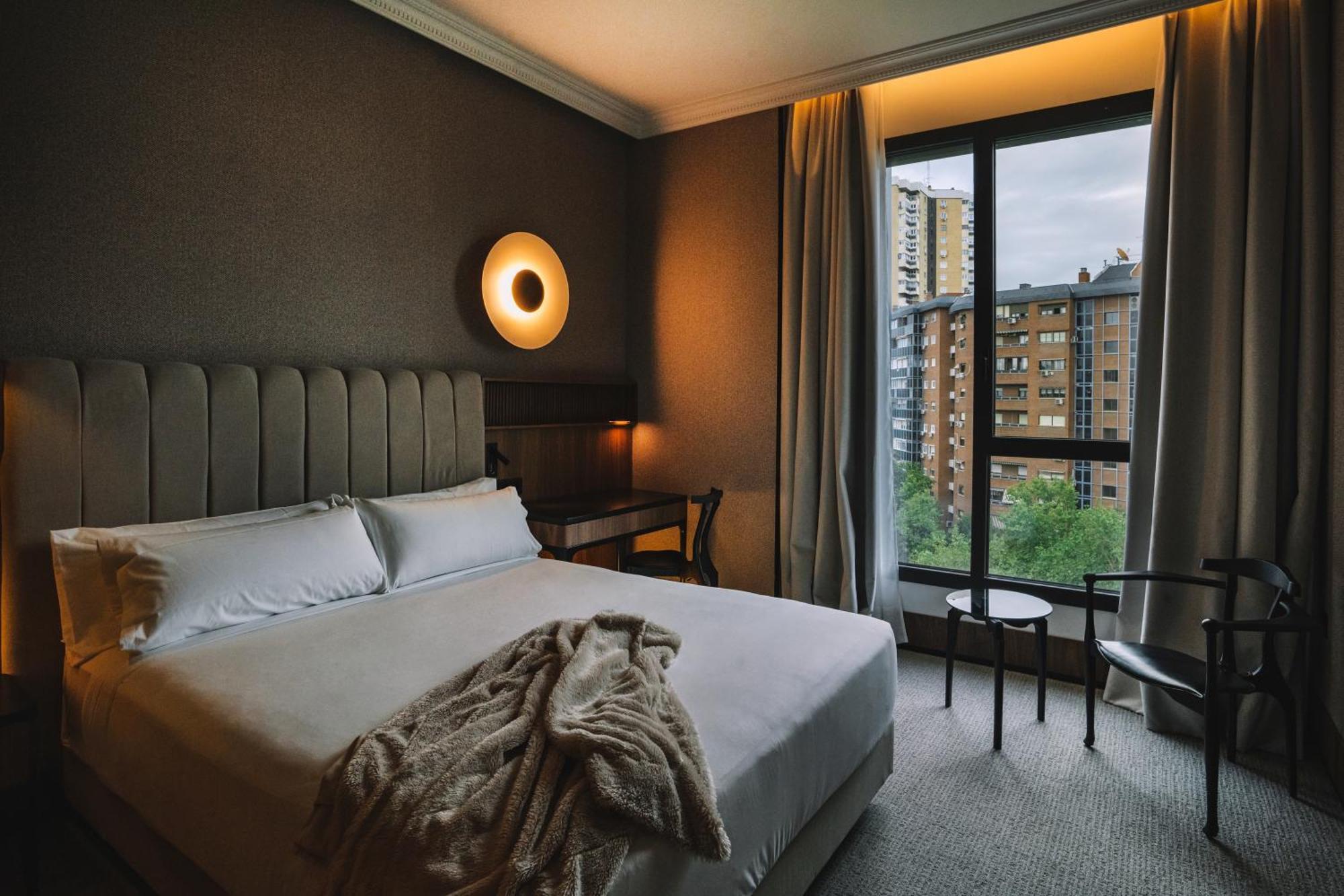 Hotel Pinar Plaza Madrid Exteriör bild